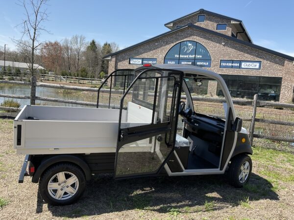 2024 Club Car "Urban Lithium" LSV - Image 3