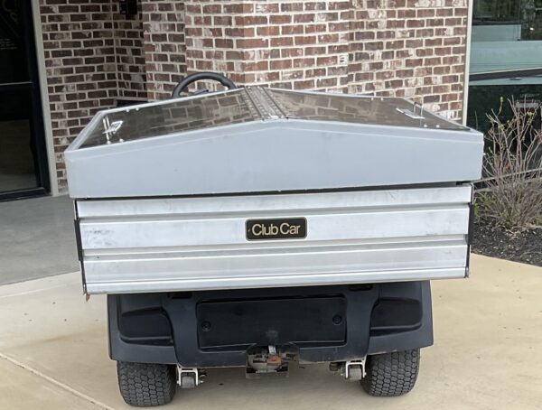2024 CLUB CAR “CARRYALL 502” UTILITY VEHICLE WITH REFRESHMENT CENTER - Image 4