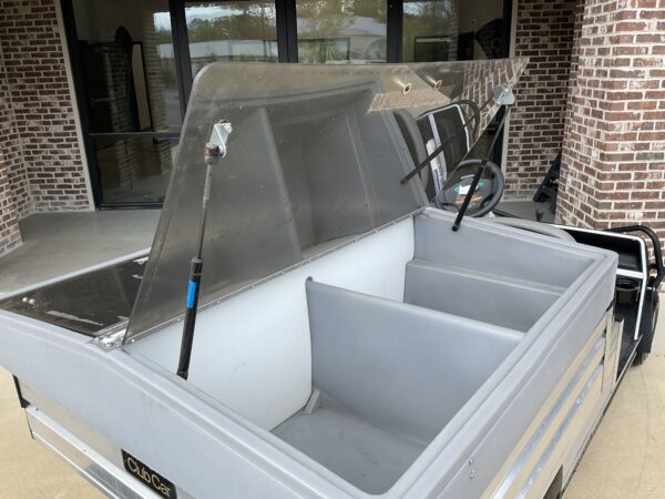2024 CLUB CAR “CARRYALL 502” UTILITY VEHICLE WITH REFRESHMENT CENTER - Image 5