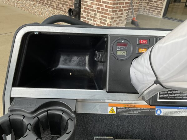 2024 CLUB CAR “CARRYALL 502” UTILITY VEHICLE WITH REFRESHMENT CENTER - Image 7